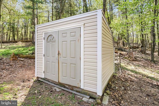 2377 STALLION DR, Auburn, PA 17922