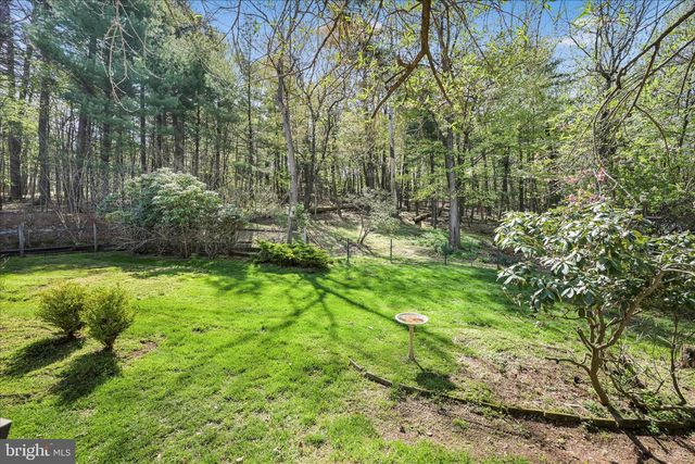 2377 STALLION DR, Auburn, PA 17922