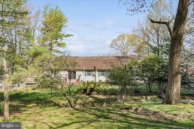 2377 STALLION DR, Auburn, PA 17922