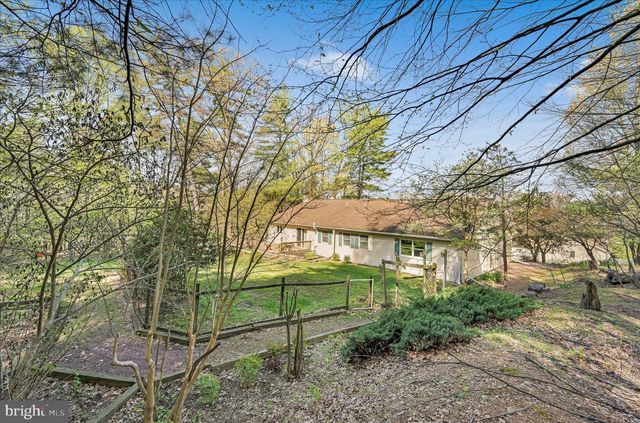 2377 STALLION DR, Auburn, PA 17922