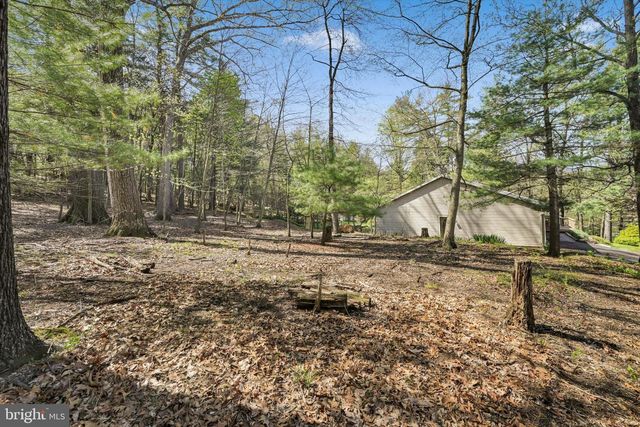 2377 STALLION DR, Auburn, PA 17922