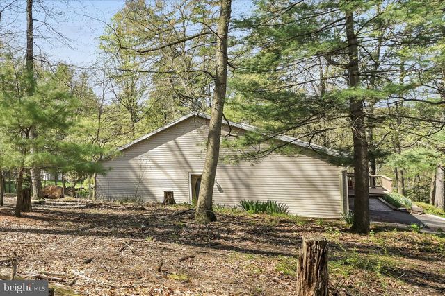 2377 STALLION DR, Auburn, PA 17922