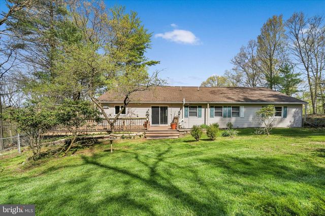 2377 STALLION DR, Auburn, PA 17922