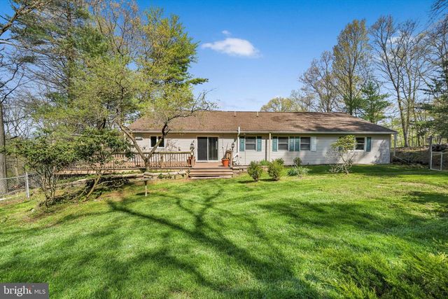 2377 STALLION DR, Auburn, PA 17922