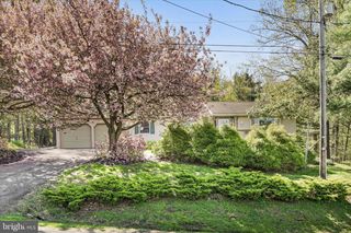 2377 STALLION DR, Auburn, PA 17922