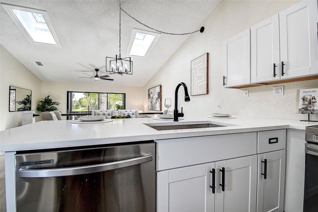 6204 92ND PLACE N 3705, Pinellas Park, FL 33782