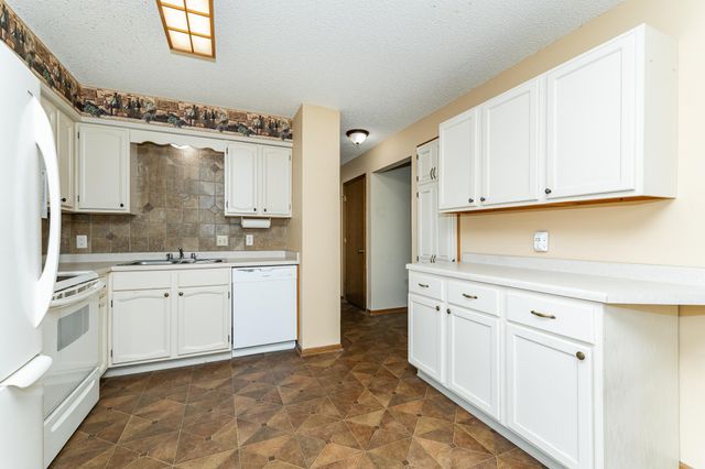 2855 24th Street NW, Rochester, MN 55901