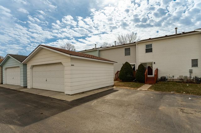 2855 24th Street NW, Rochester, MN 55901