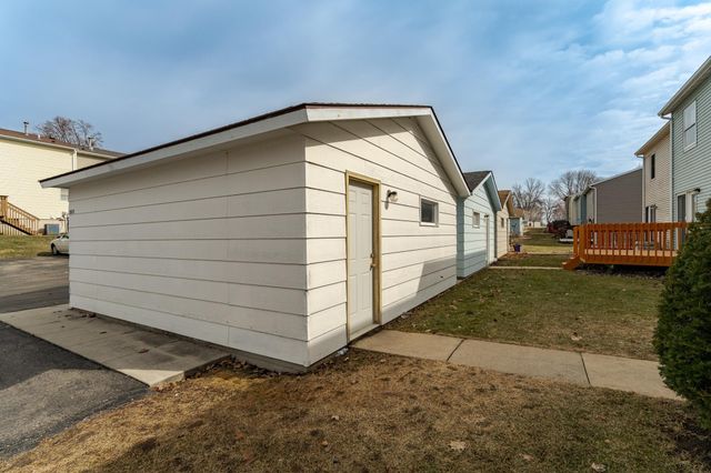 2855 24th Street NW, Rochester, MN 55901