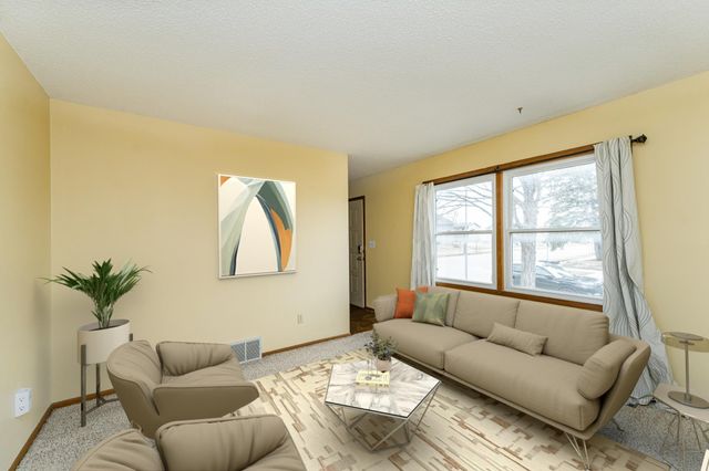 2855 24th Street NW, Rochester, MN 55901