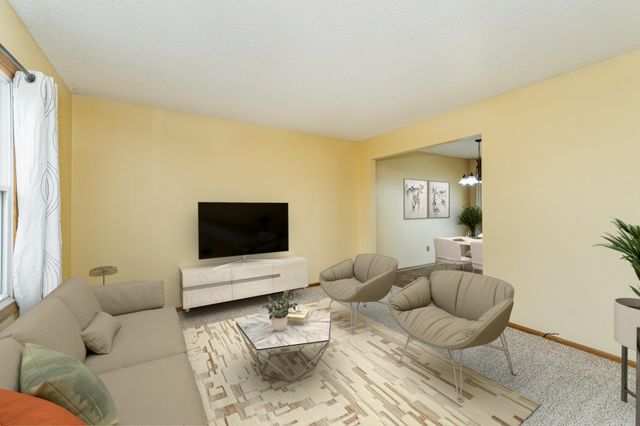 2855 24th Street NW, Rochester, MN 55901