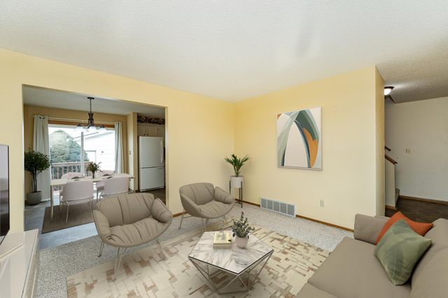 2855 24th Street NW, Rochester, MN 55901