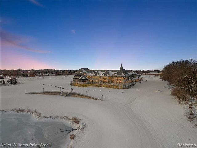 68050 Hillside Lane, Washington, MI 48095