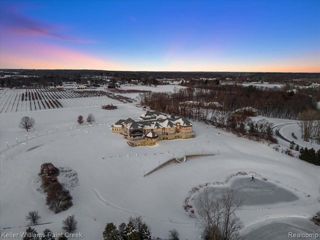 68050 Hillside Lane, Washington, MI 48095