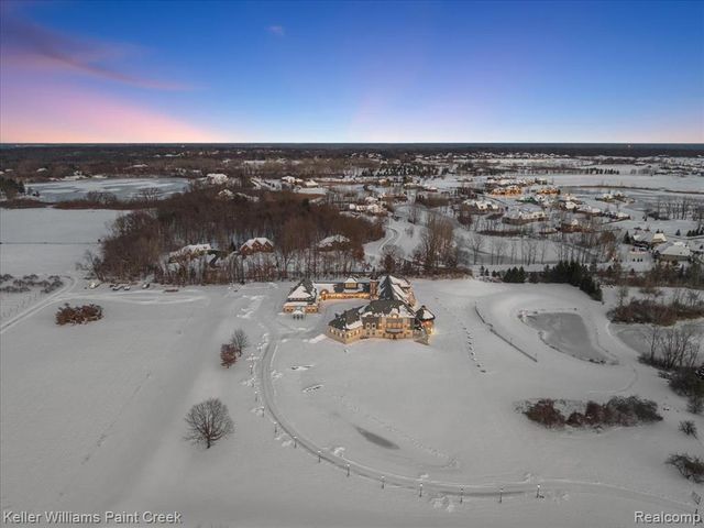 68050 Hillside Lane, Washington, MI 48095