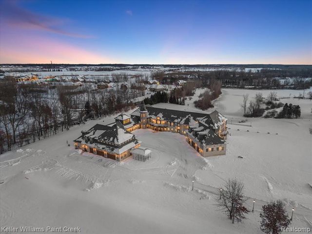 68050 Hillside Lane, Washington, MI 48095