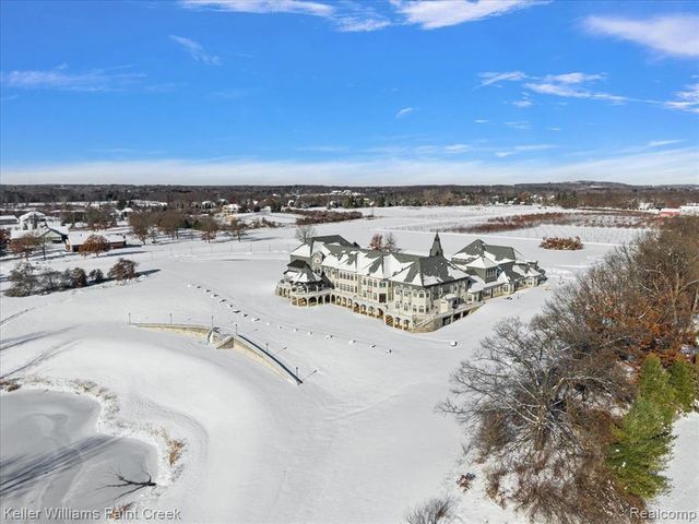 68050 Hillside Lane, Washington, MI 48095