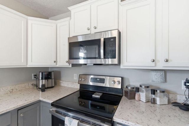108 Back Stretch Drive, Georgetown, KY 40324