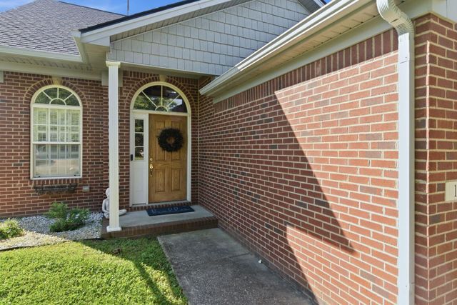 108 Back Stretch Drive, Georgetown, KY 40324