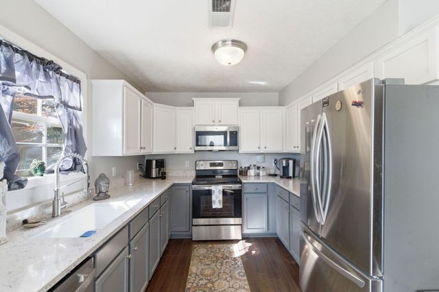 108 Back Stretch Drive, Georgetown, KY 40324