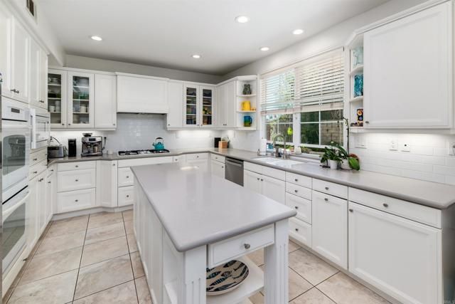 1214 Wind Star Way, Carlsbad, CA 92011