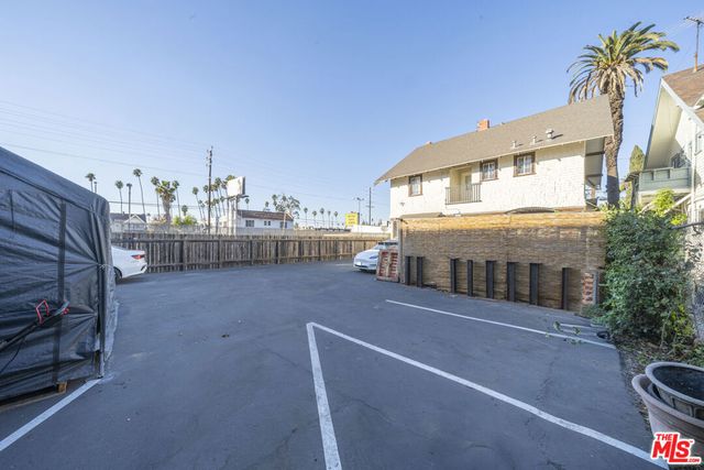 2982 W 15th Street, Los Angeles, CA 90006