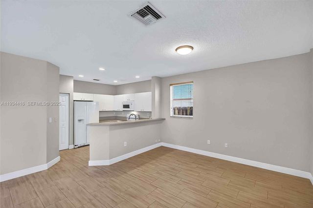 8955 SW 207th St, Cutler Bay, FL 33189