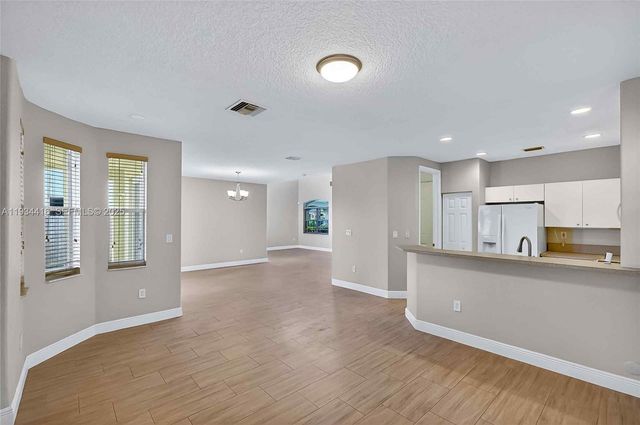 8955 SW 207th St, Cutler Bay, FL 33189