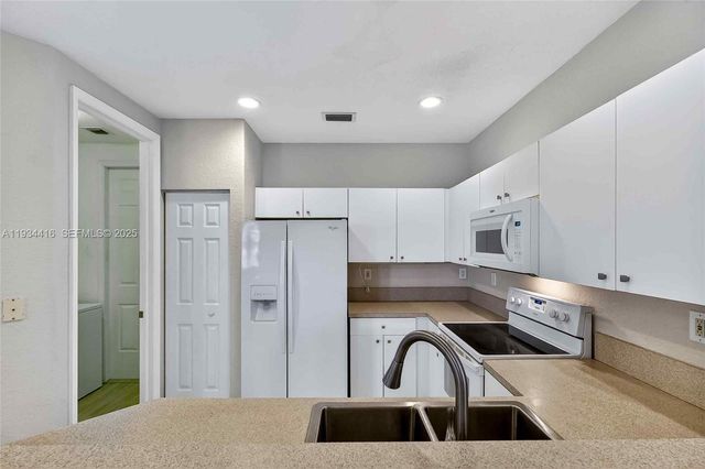 8955 SW 207th St, Cutler Bay, FL 33189