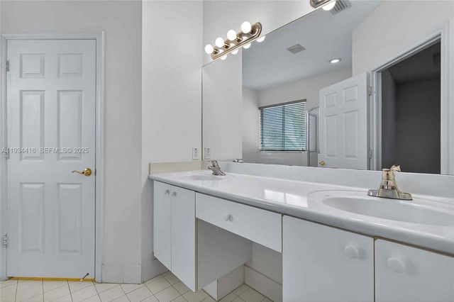 8955 SW 207th St, Cutler Bay, FL 33189