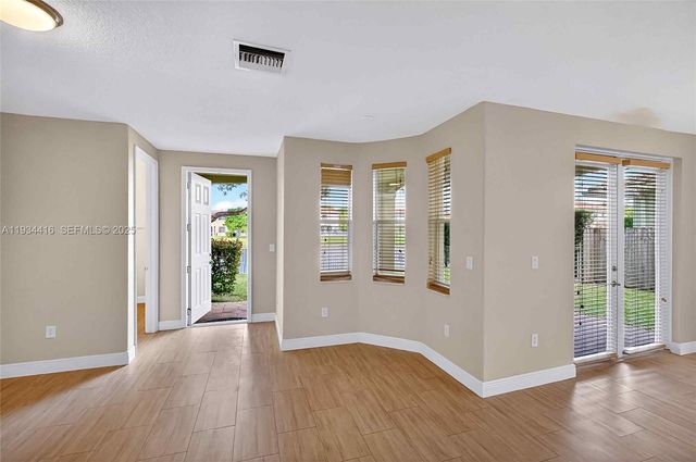 8955 SW 207th St, Cutler Bay, FL 33189