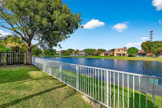 8955 SW 207th St, Cutler Bay, FL 33189