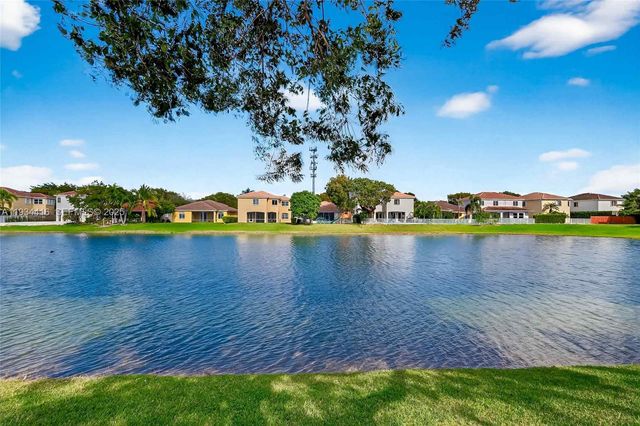 8955 SW 207th St, Cutler Bay, FL 33189