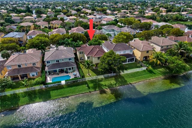 8955 SW 207th St, Cutler Bay, FL 33189