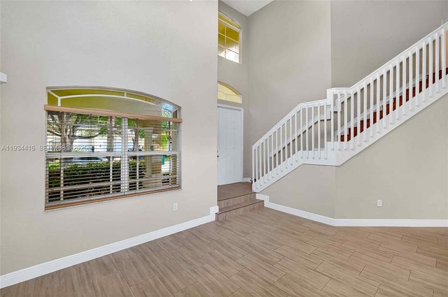 8955 SW 207th St, Cutler Bay, FL 33189