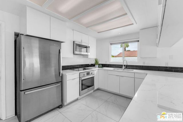 2375 E Joyce Drive, Palm Springs, CA 92262