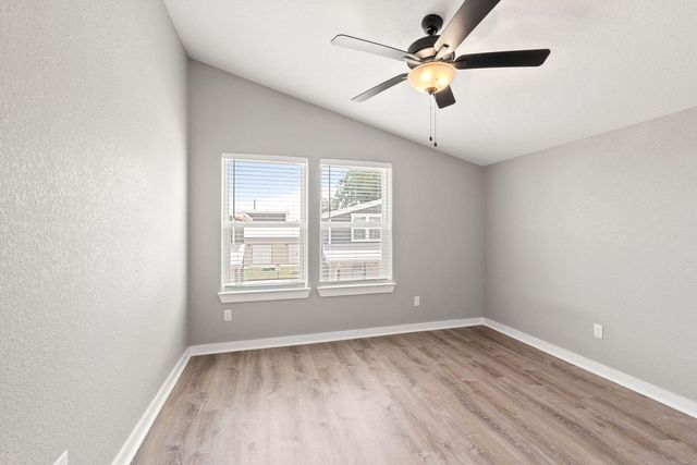 20 Tate LN 119, Round Rock, TX 78665
