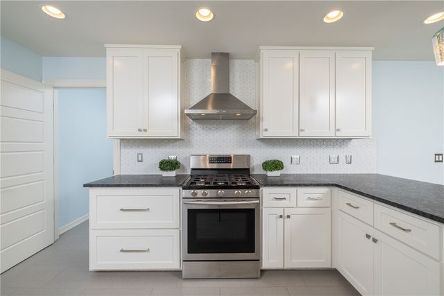 1703 SE P Street, Bentonville, AR 72712
