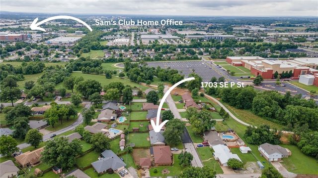 1703 SE P Street, Bentonville, AR 72712