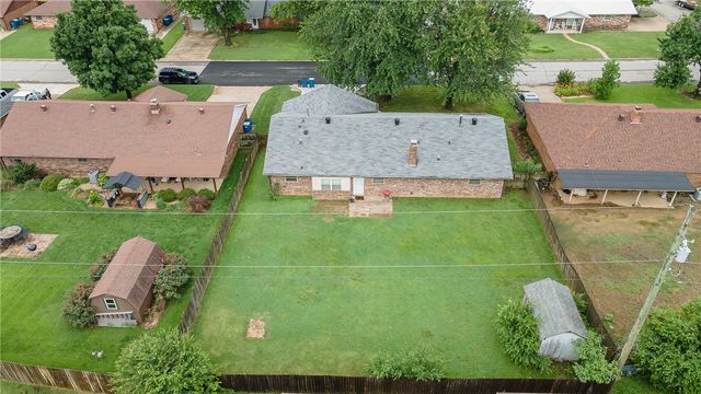 1703 SE P Street, Bentonville, AR 72712