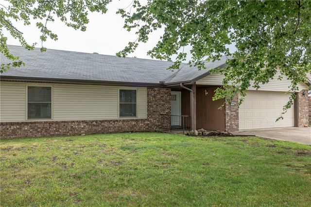 1703 SE P Street, Bentonville, AR 72712