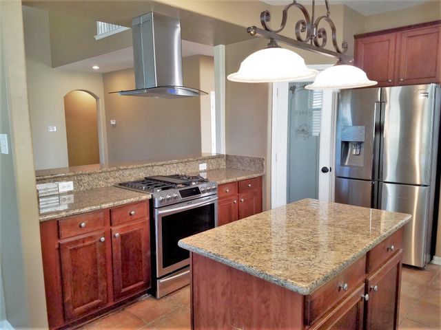 2103 Blue Water Bay Drive, Katy, TX 77494