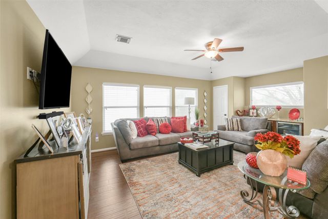 2103 Blue Water Bay Drive, Katy, TX 77494