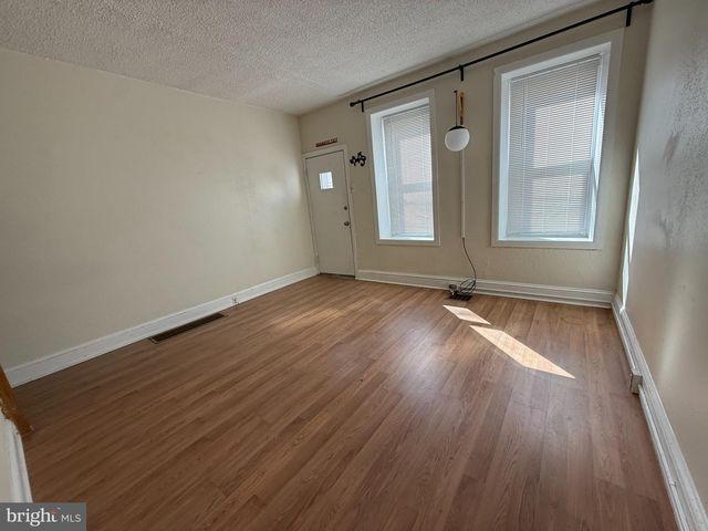 4819 OGLE ST, Philadelphia, PA 19127
