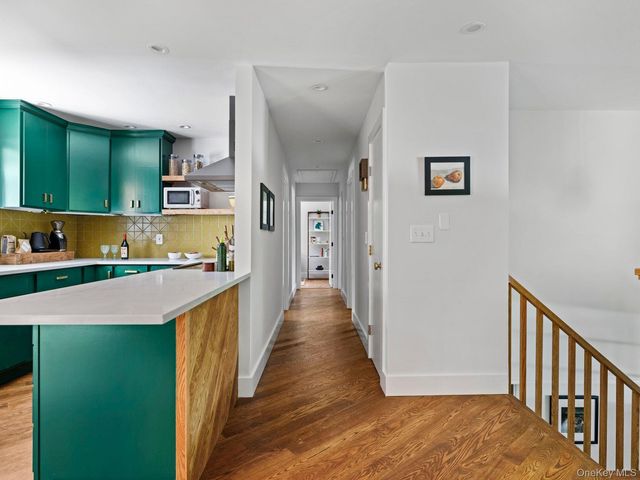 33 Alan Street, Stone Ridge, NY 12484