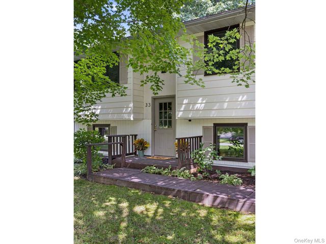 33 Alan Street, Stone Ridge, NY 12484