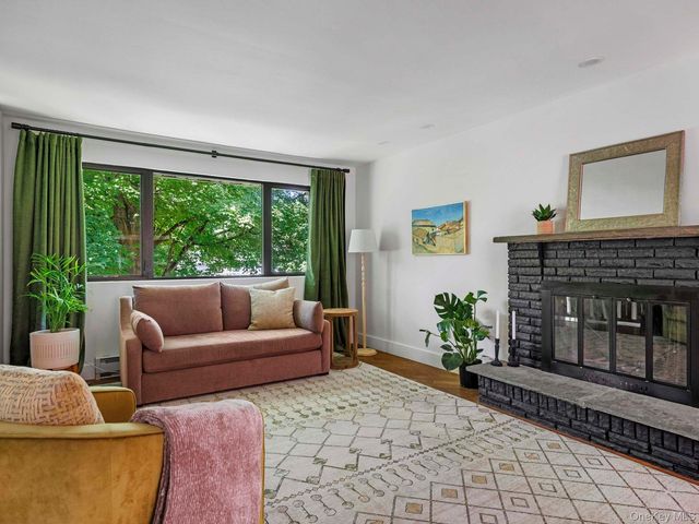33 Alan Street, Stone Ridge, NY 12484