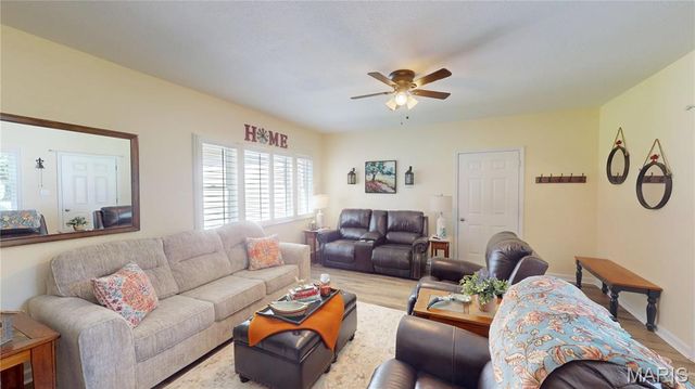 7 Fisher Lane, Greenville, IL 62246