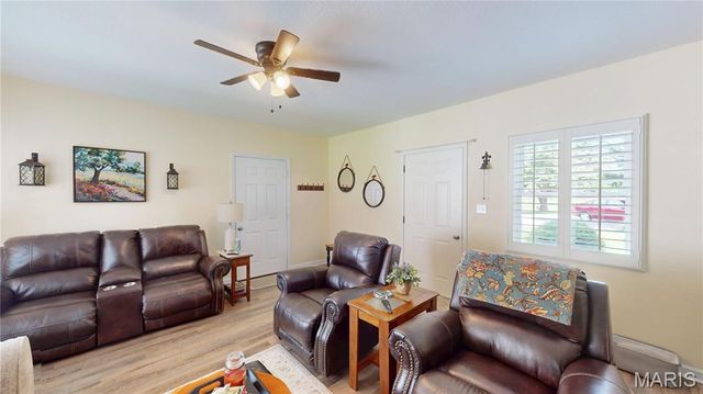 7 Fisher Lane, Greenville, IL 62246