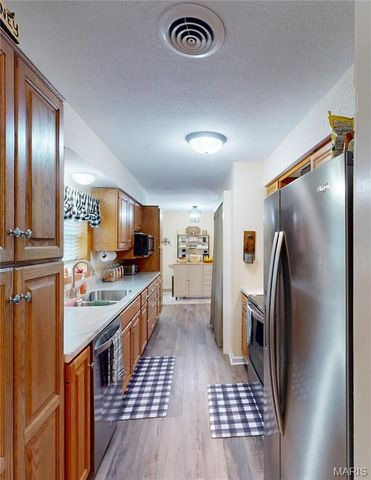 7 Fisher Lane, Greenville, IL 62246